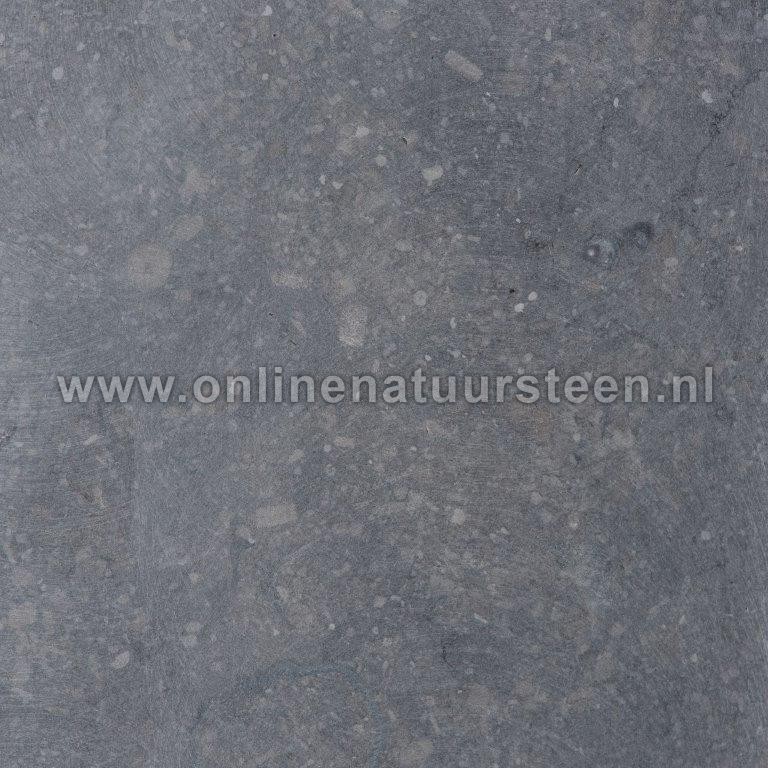Galerij: Belgisch hardsteen gezoet geprofileerd - 4cm dik (achterzijde)